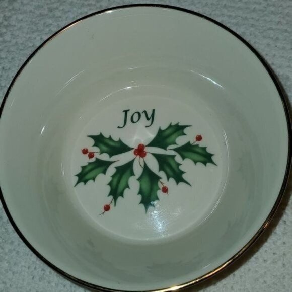Lenox Christmas "JOY" w Holly Leaves Small 4.5" Fine China Candy or Nut Dish - Picture 2 of 5